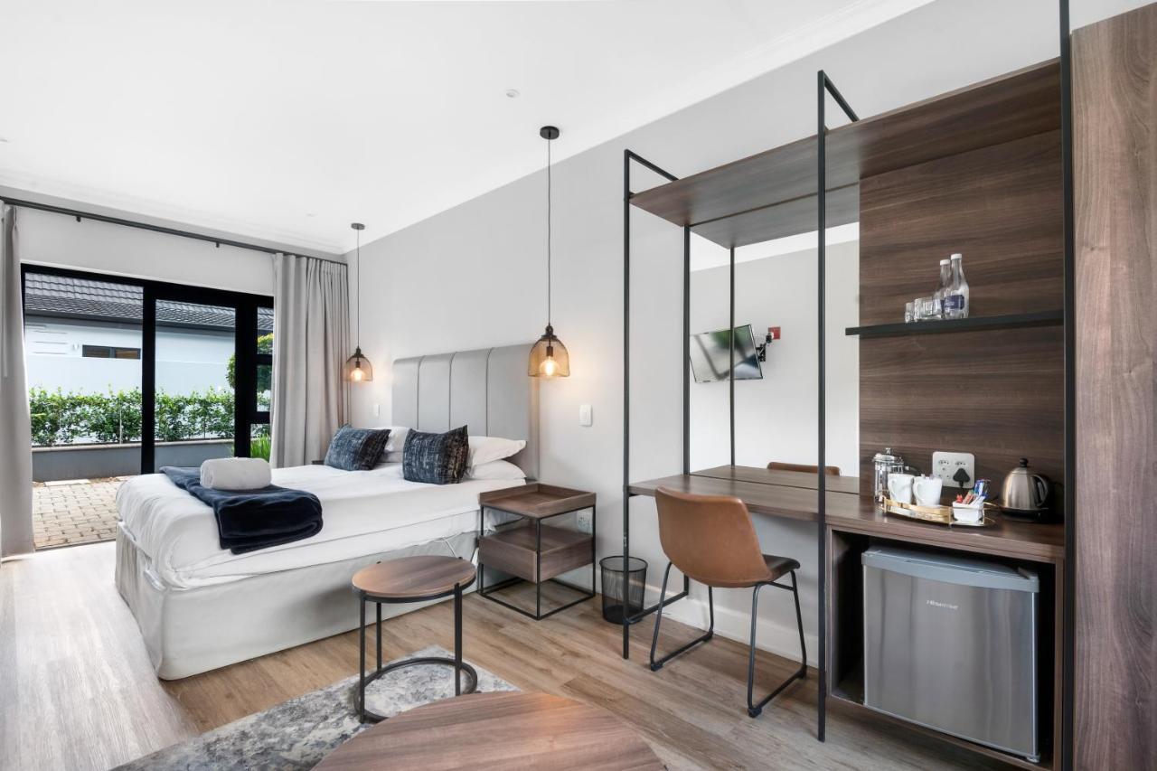 30 On Whites Guesthouse บลูมฟอนเทน ภายนอก รูปภาพ