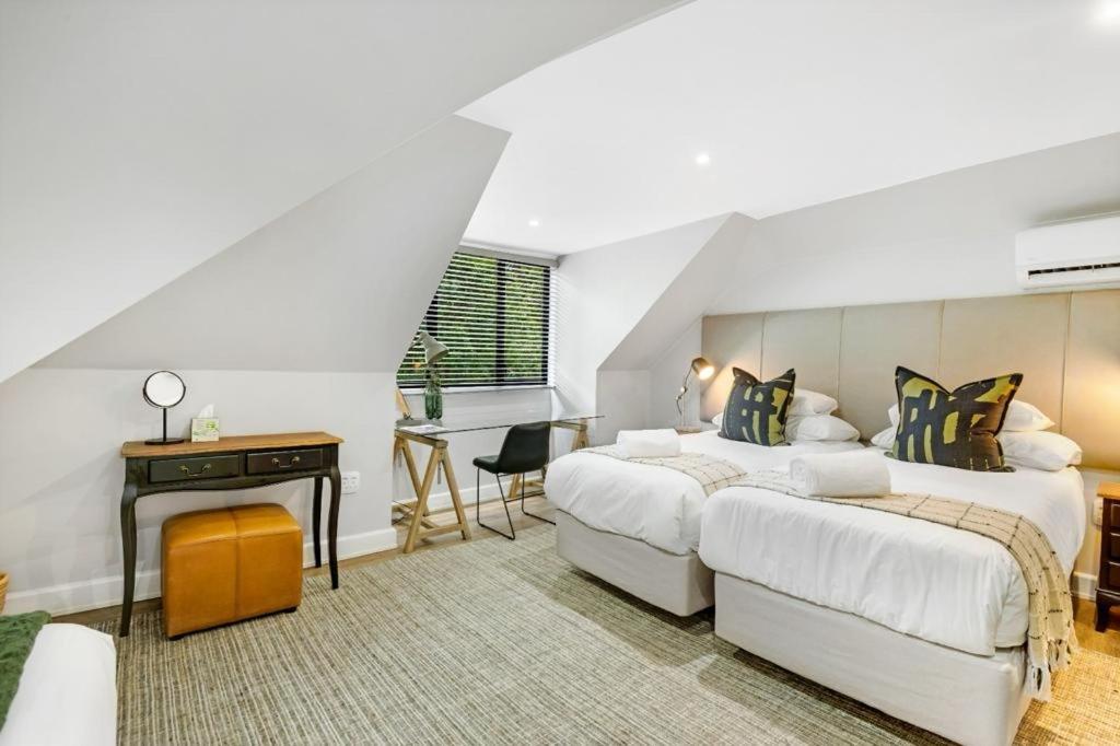 30 On Whites Guesthouse บลูมฟอนเทน ภายนอก รูปภาพ