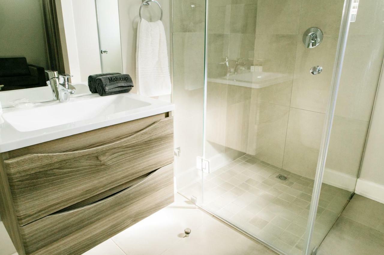 30 On Whites Guesthouse บลูมฟอนเทน ภายนอก รูปภาพ