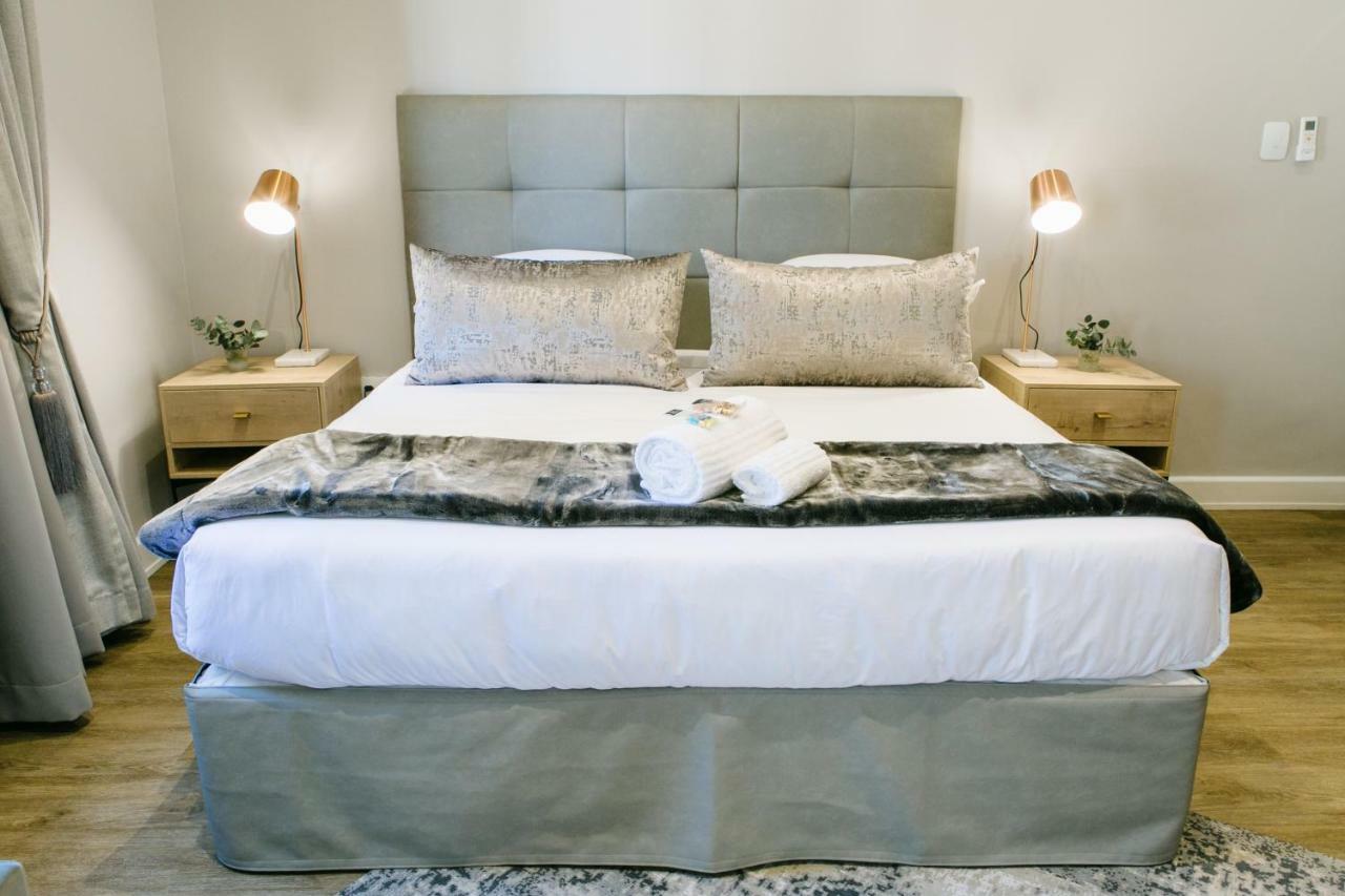30 On Whites Guesthouse บลูมฟอนเทน ภายนอก รูปภาพ