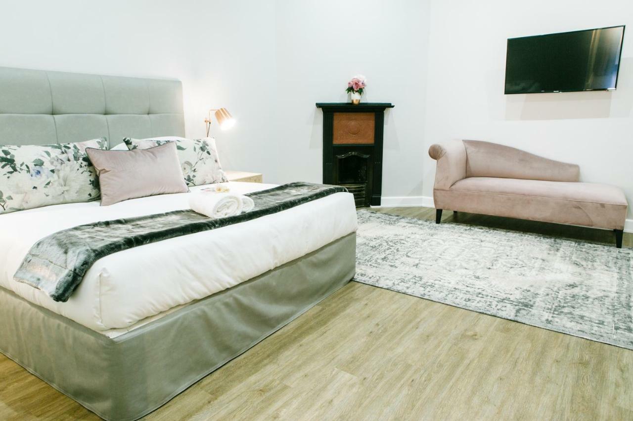 30 On Whites Guesthouse บลูมฟอนเทน ภายนอก รูปภาพ