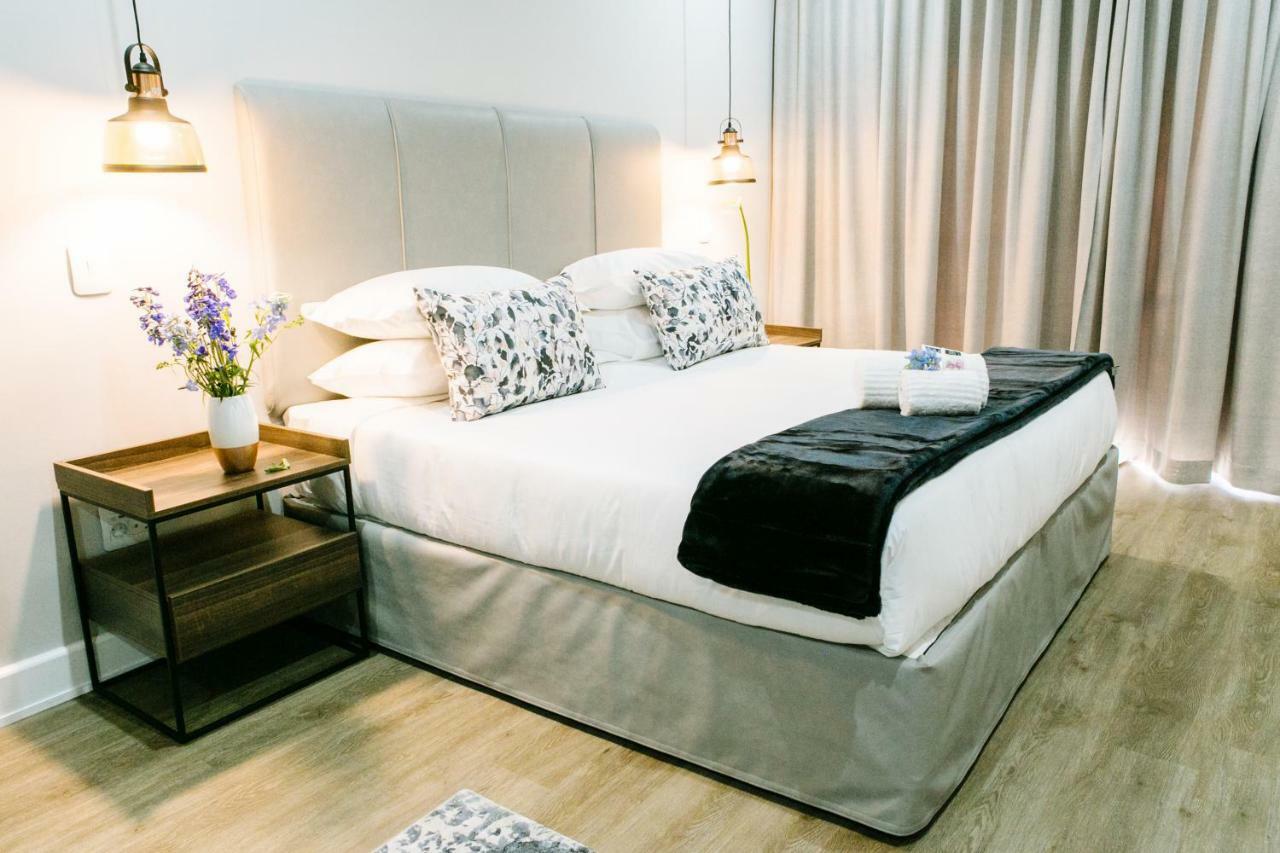 30 On Whites Guesthouse บลูมฟอนเทน ภายนอก รูปภาพ